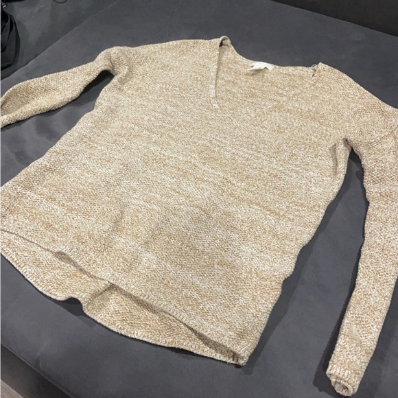H&M Sweater - Picture 3 of 3
